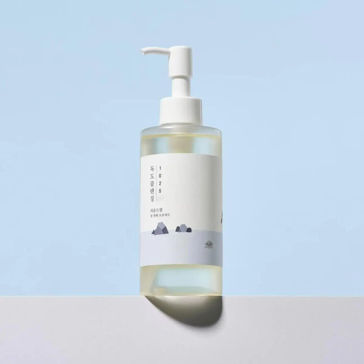 1025 Dokdo Cleansing Oil 200mL Round Lab